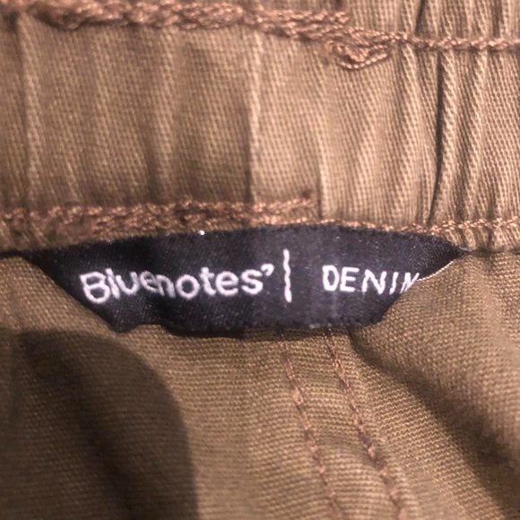 Bluenotes, Olive Green Cargo Pants. Size US 4. - Picture 4 of 4